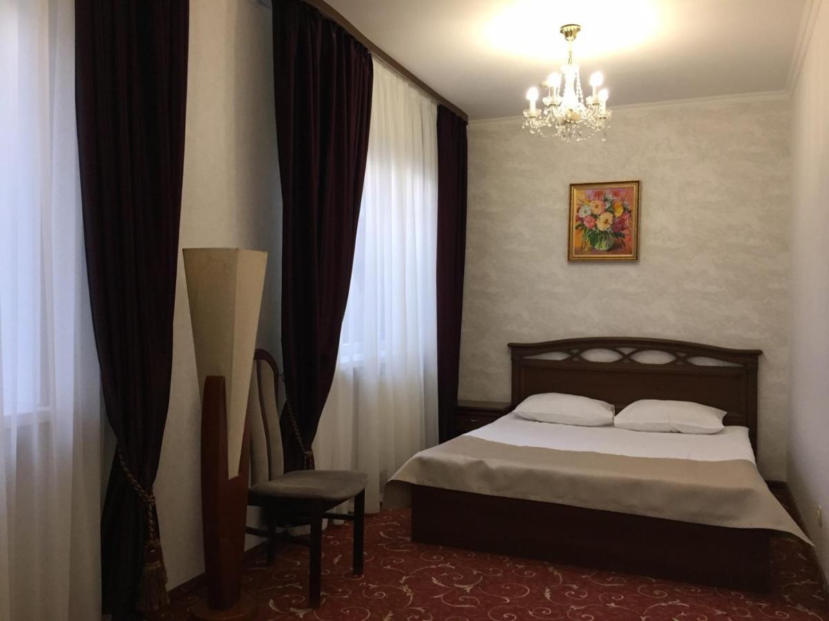 Hotel-Restaurant Lyube Plus Khmel'nyts'kyy Luaran gambar