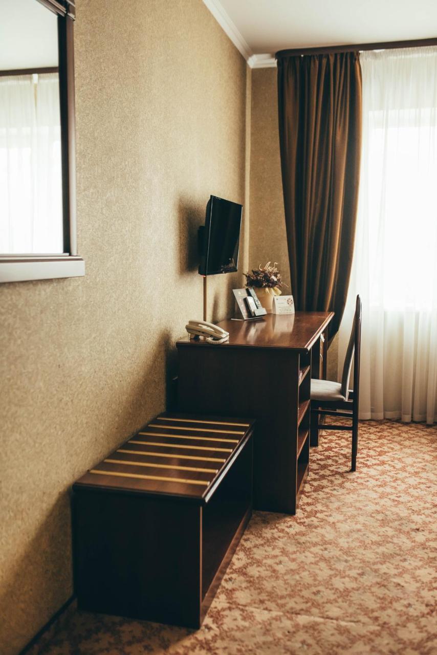 Hotel-Restaurant Lyube Plus Khmel'nyts'kyy Luaran gambar